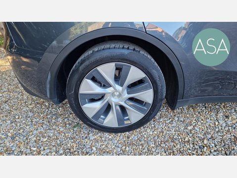 Tesla Model Y SUV 5dr Electric Auto RWD (346 ps) 16