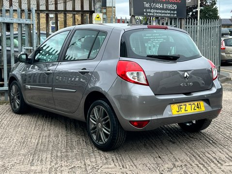 Renault Clio DYNAMIQUE TOMTOM 16V 10
