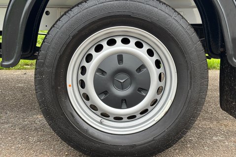 Mercedes-Benz Sprinter 315 Cdi Progressive Luton with Tail Lift 29