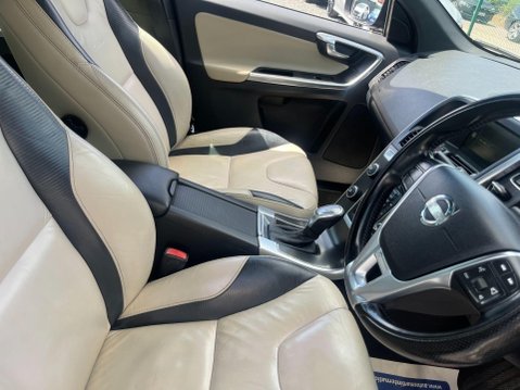 Volvo XC60 2.4 D5 R-Design Nav Geartronic AWD Euro 5 5dr 33