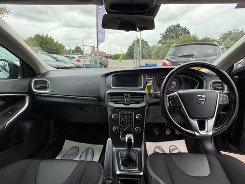 Volvo V40 2.0 T2 Momentum Edition Euro 6 (s/s) 5dr 30