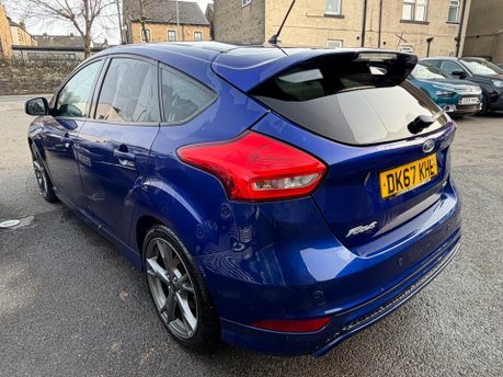 Ford Focus ST-LINE X 6