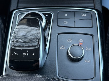 Mercedes-Benz GLE GLE 250 D 4MATIC AMG LINE 48