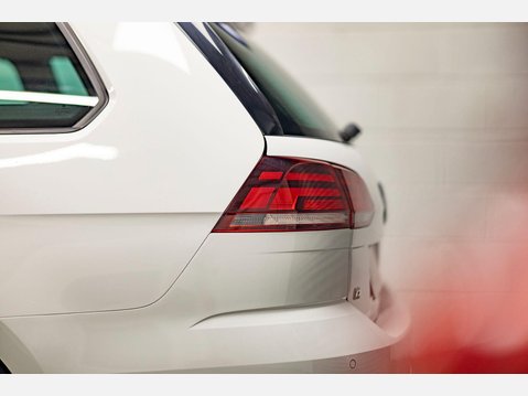 Volkswagen Golf 2.0 TSI R DSG 4Motion Euro 6 (s/s) 5dr 90