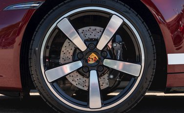 Porsche 911 (992) Targa 4S Heritage Design Edition 12