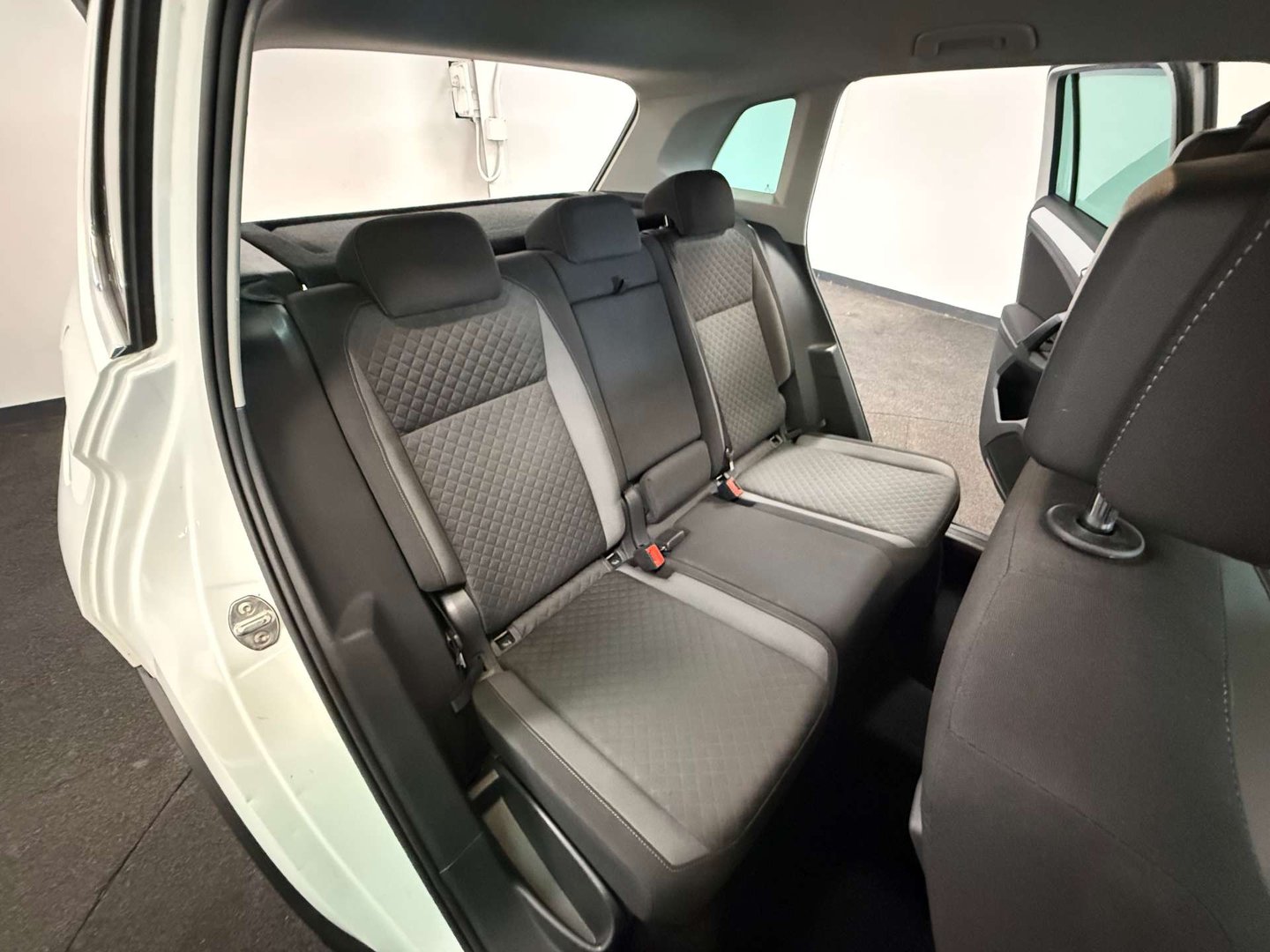 2019 Volkswagen Tiguan — image 34