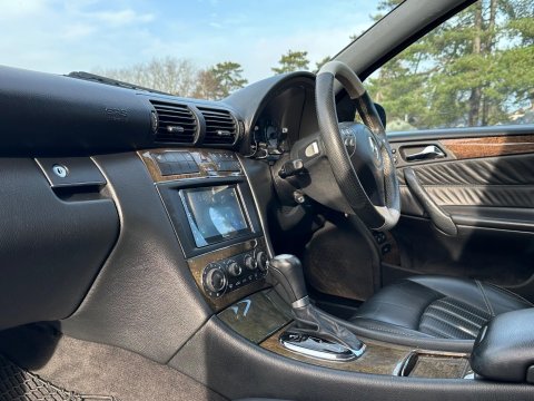 Mercedes-Benz C Class 5.4 C55 AMG Saloon 4dr Petrol Automatic (286 g/km, 367 bhp) 27