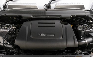 Land Rover Defender 110 HSE P300 34