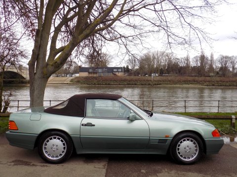 Mercedes-Benz SL Series 500SL-32 11