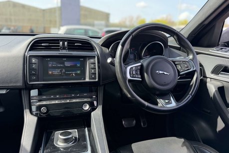 Jaguar F-Pace 3.0 F-PACE V6 S AWD D Auto 4WD 5dr 20