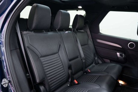 Land Rover Discovery 3.0 Discovery R-Dynamic SE D MHEV Auto 4WD 5dr 14