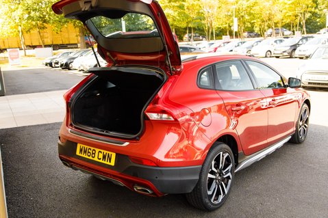 Volvo V40 T3 CROSS COUNTRY PRO 26