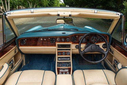 Rolls-Royce Corniche IV 18