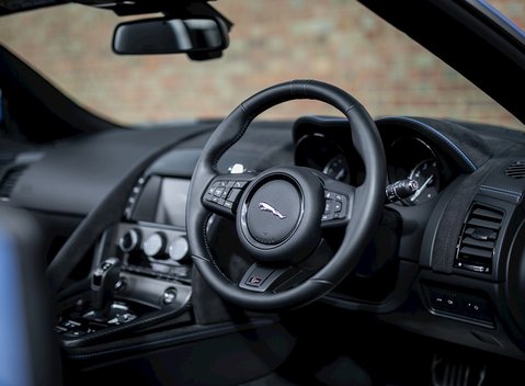 Jaguar F-Type SVR Convertible 11