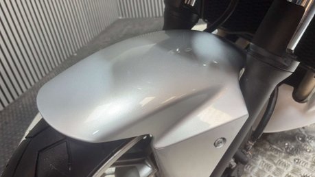 Kawasaki Z ZR750 2007 1 OWNER ONLY 8K NEW MOT WARRANTY 750CC 18