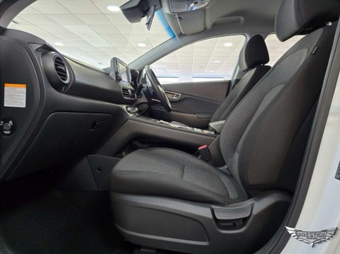 Hyundai KONA 39kWh SE Auto 5dr (10.5kW Charger) 74