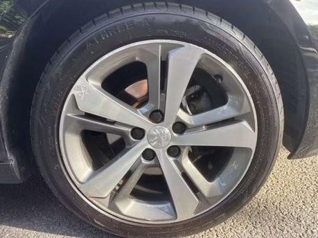 Peugeot 308 1.2 PureTech Tech Edition Estate 5dr Petrol EAT Euro 6 (s/s) (130 ps) 9