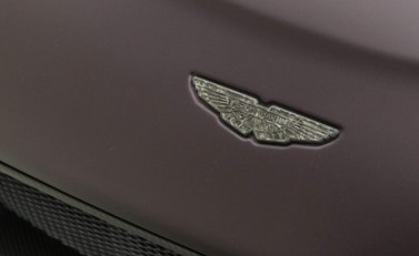 Aston Martin Vantage S V12 24