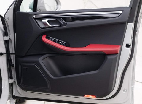 Porsche Macan GTS PDK 18