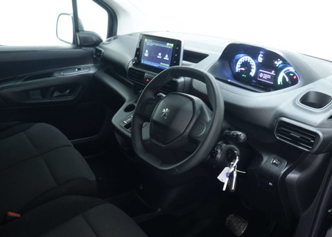Peugeot e-Partner 800 50kWh Professional Premium + Standard Panel Van 5dr Electric Auto SWB ( 30
