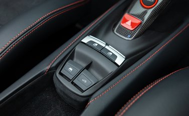 Ferrari 488 SPIDER 36