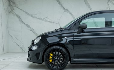 Abarth 695 Competizione 38
