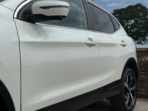 Nissan Qashqai 1.3 DIG-T Tekna Euro 6 (s/s) 5dr 8