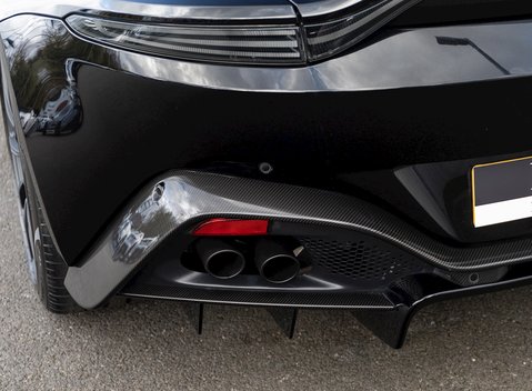 Aston Martin V8 Vantage 30