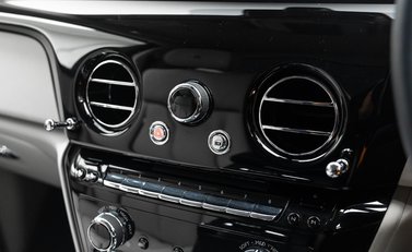 Rolls-Royce Phantom VIII EWB 26