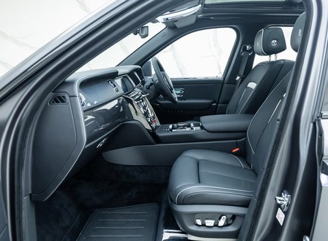 Rolls-Royce Cullinan Black Badge 19