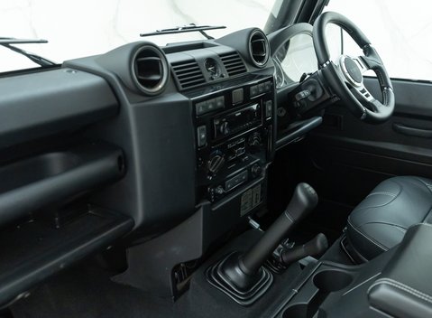 Land Rover Defender 110 XS 15