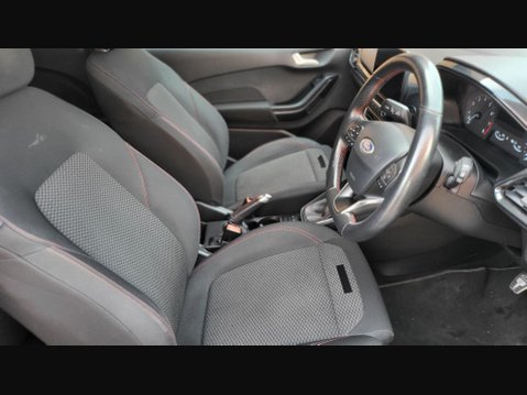 Ford Fiesta ST-LINE 13