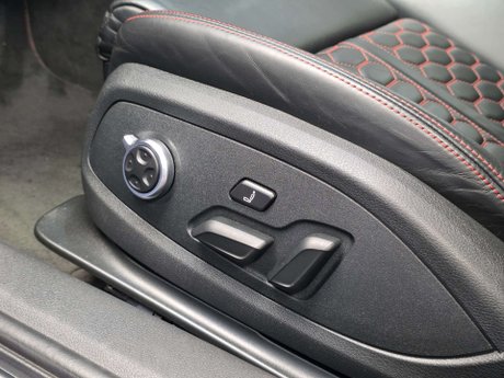 Audi RS4 2.9 TFSI V6 Estate 5dr Petrol Tiptronic quattro Euro 6 (s/s) (450 ps) 38