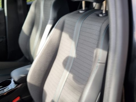 Peugeot 208 PURETECH ALLURE S/S 33