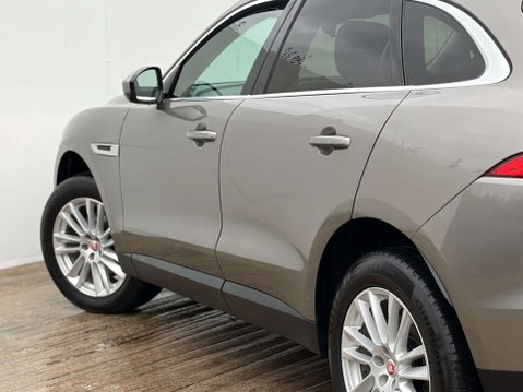 Jaguar F-Pace 2.0 F-PACE Portfolio AWD D 4WD 5dr 44