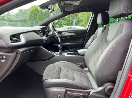 Vauxhall Insignia 1.5 Insignia Ultimate Nav TD 5dr 38