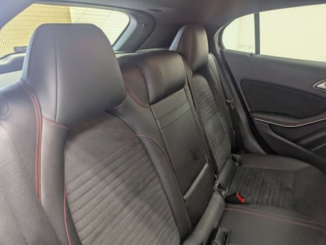 Mercedes-Benz GLA 2.1 GLA 200 D AMG Line Auto 5dr 47