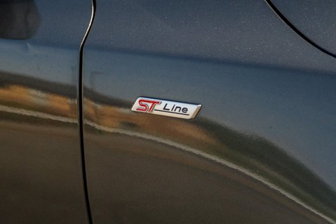 Ford Focus ST-LINE X MHEV 12