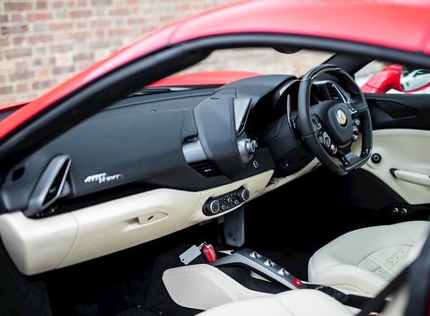 Ferrari 488 Spider 16