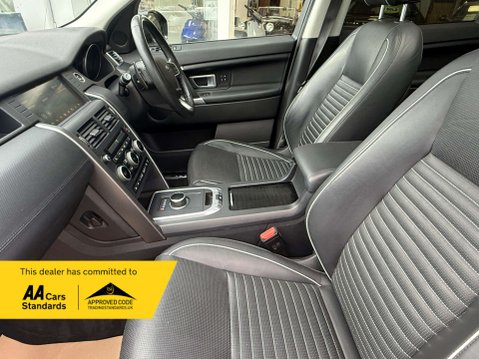 Land Rover Discovery Sport 2.0 Discovery Sport Dynamic Luxury HSE SD4 Auto 4WD 5dr 32