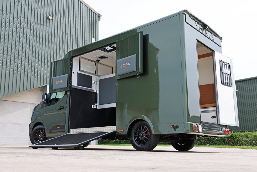 Renault Master BRAND NEW 3.5 TON STALLION BUILD EXTREME HEAVY DUTY HORSEBOX FROM SEEKER  1