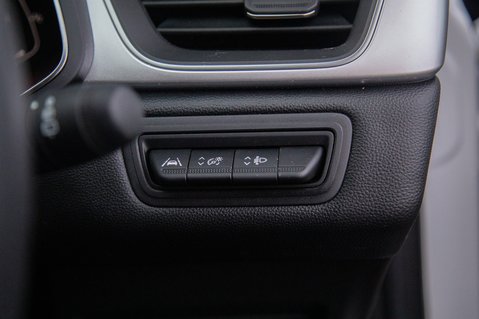 Renault Captur TECHNO E-TECH 16