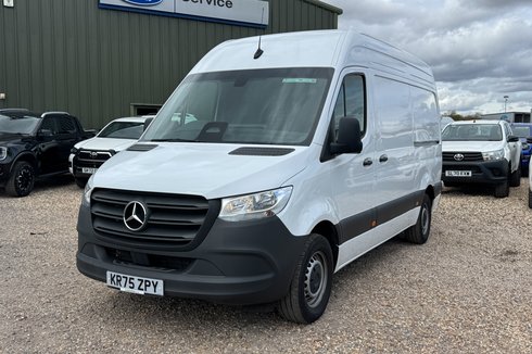 Mercedes-Benz Sprinter AUTO MWB L2H2 High Roof 315 Pro Air Con Camera EURO 6