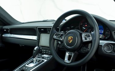 Porsche 911 (991.2) Carrera 4S 9