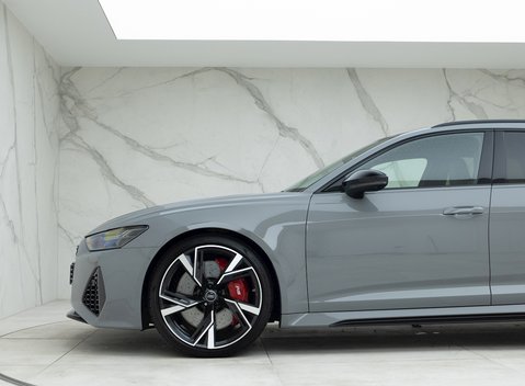 Audi RS6 Avant Carbon Black 32