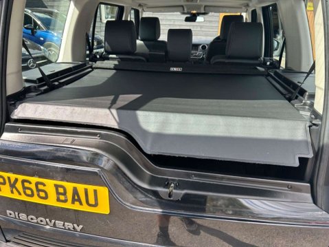 Land Rover Discovery 3.0 SD V6 Graphite SUV 5dr Diesel Auto 4WD Euro 6 (s/s) (256 bhp) 25
