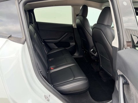 Tesla Model Y ModeL Y Long Range AWD 4WD 5dr 31