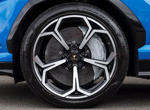 Lamborghini Urus 10