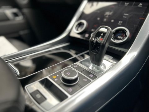 Land Rover Range Rover Sport HSE DYNAMIC BLACK MHEV 9