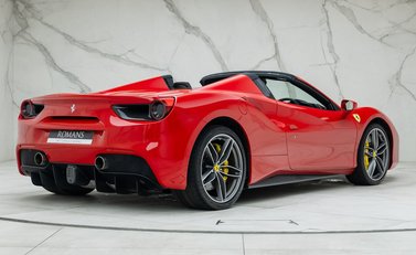 Ferrari 488 SPIDER 6